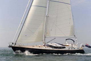Discovery Yachts More Magic - Sailing